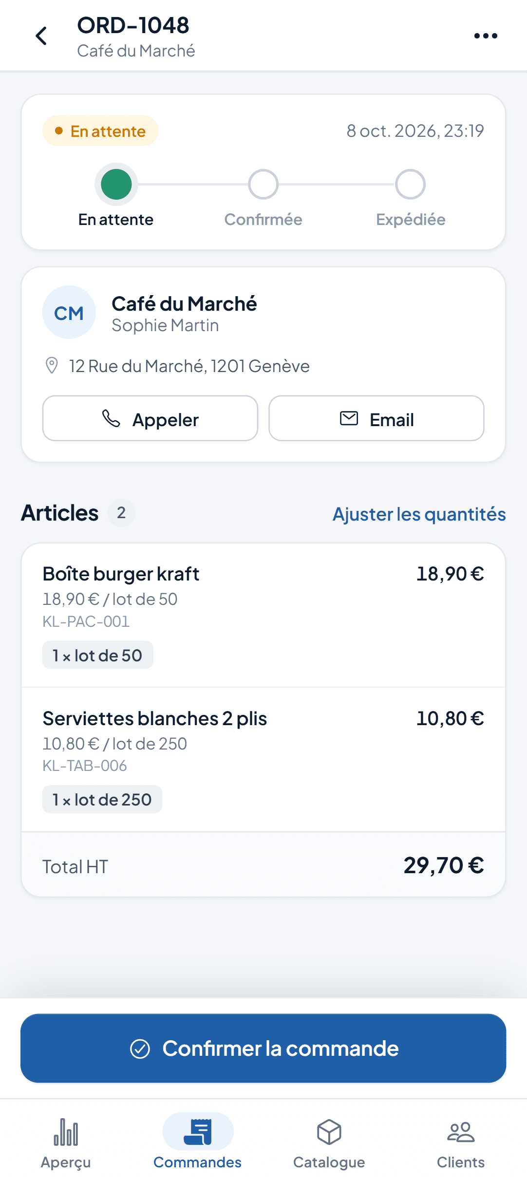 Détail d'une commande avec étapes de statut, contact client et ajustements de quantité