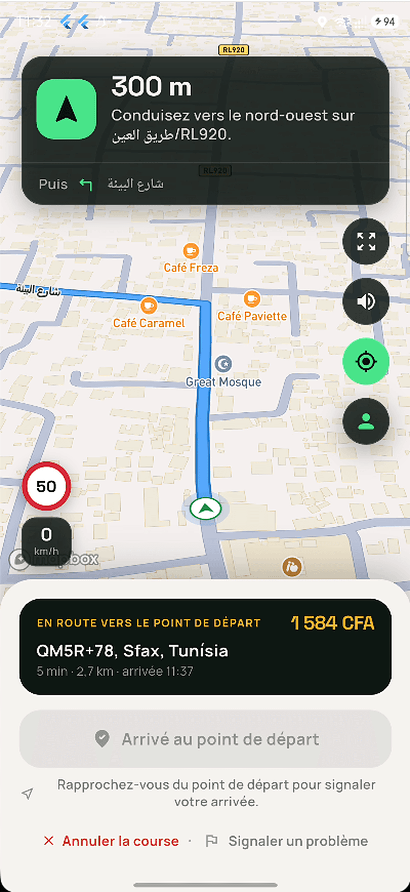 Navigation pas à pas vers le point de prise en charge avec la limitation de vitesse, le tarif et l'action d'arrivée
