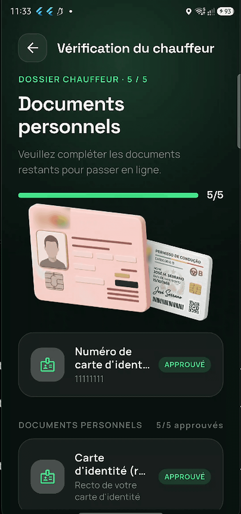 Vérification du chauffeur : étape des documents personnels avec chaque pièce d'identité validée