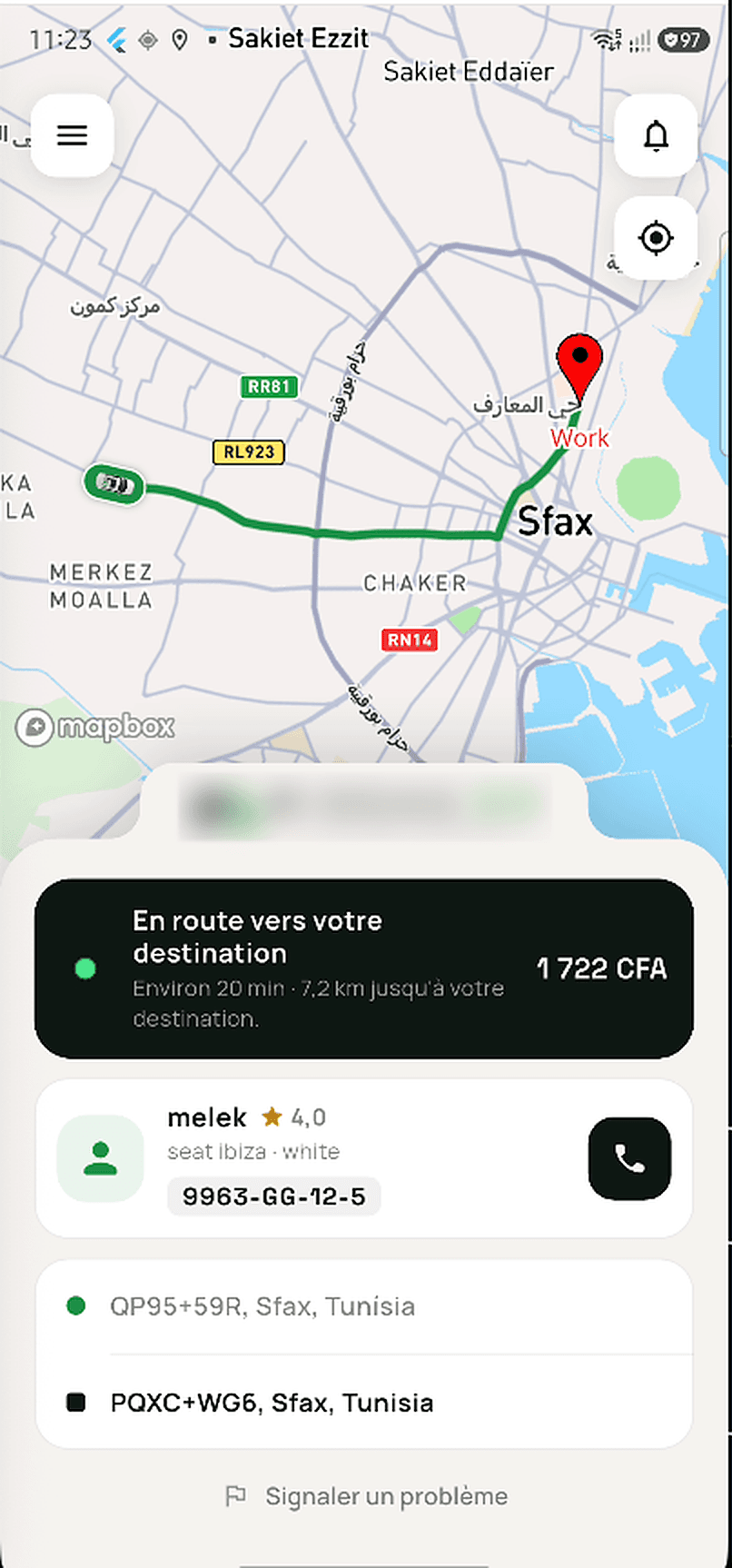 Course en cours : le taxi sur son itinéraire, le tarif, la note et la plaque du chauffeur, et un bouton d'appel